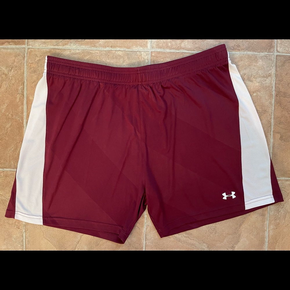 Under Armour Athletic Shorts large